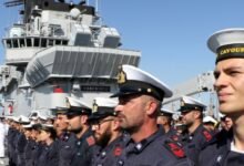 جنود البحرية الإيطالية خلال مهمة تدريبية في إطار الاستعدادات لمشروع "مينيرفا"، الذي يهدف إلى تطوير أول حاملة طائرات نووية إيطالية بحلول 2040 – خطوة تعكس طموح روما للانضمام إلى نخبة القوى البحرية العالمية.