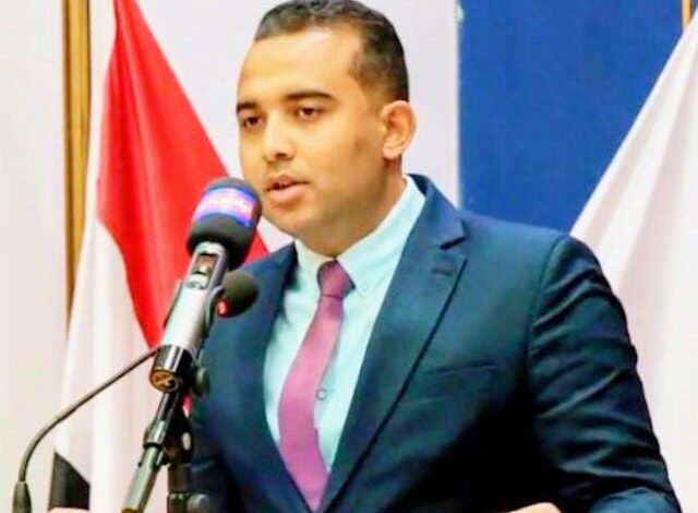 عمر الأسيوطي يوضح أسباب غرق السفن البترولية ( خاص)