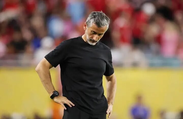 الأهلي يُنهي عقد ريبيرو فجراً