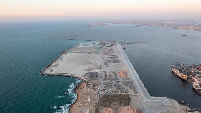 ميناء الدخيلة من أبرز الموانئ التجارية في مصر .. تعرف على مشروعاته الجديدة