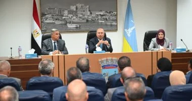 وزير النقل يستعرض الوضع الحالي للمناطق الصناعية
