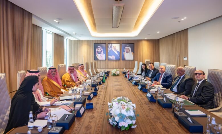 وزير النقل يبحث آليات التعاون مع المملكة السعودية في مختلف المجالات
