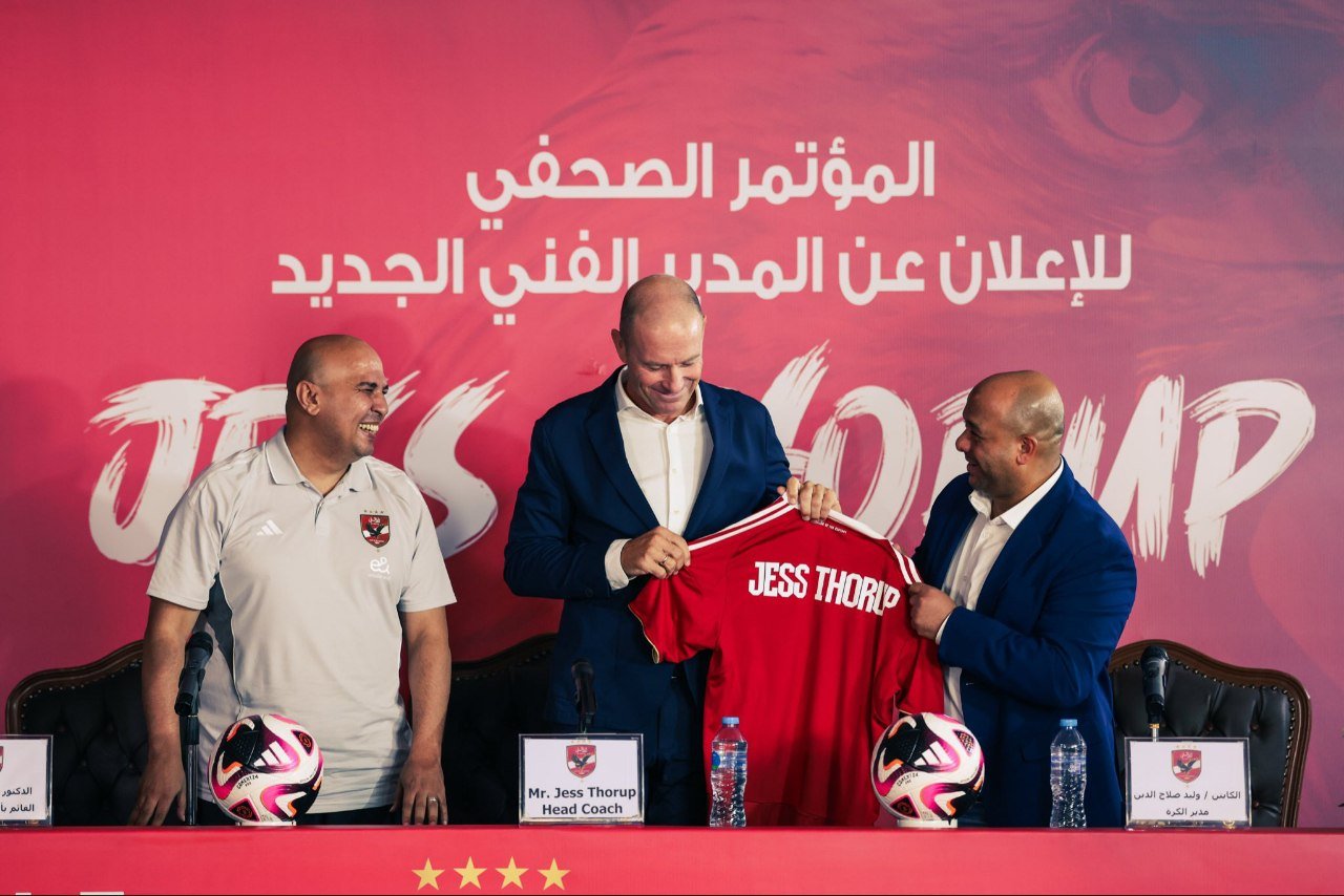ياس توروب مدرب الأهلي الجديد