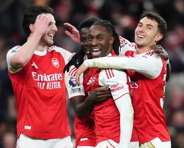 أرسنال يكتسح توتنهام