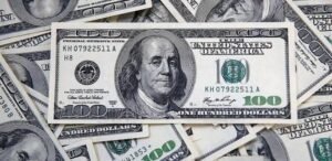 الدولار يتراجع 3.10 جنيه خلال عام 2025 أمام الجنيه المصري