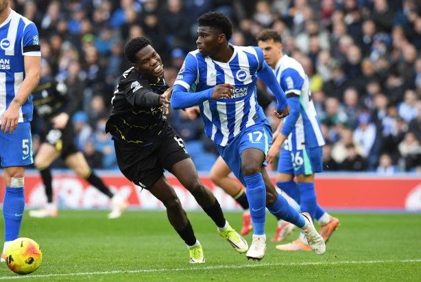 كاسيميرو يغادر مانشستر يونايتد.. والتحدي الكبير في إيجاد البديل المناسب