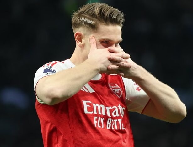 جيكيريس يكشف كيف أطلق اجتماع أرسنال