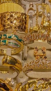 قفزة جديدة في أسعار الذهب بمصر.. عيار 21 يسجل 6870 جنيهًا وسط زيادة الطلب