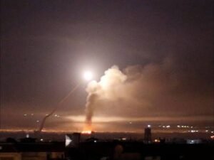 تصعيد غير مسبوق: ضربات متبادلة تهدد بتوسّع الحرب