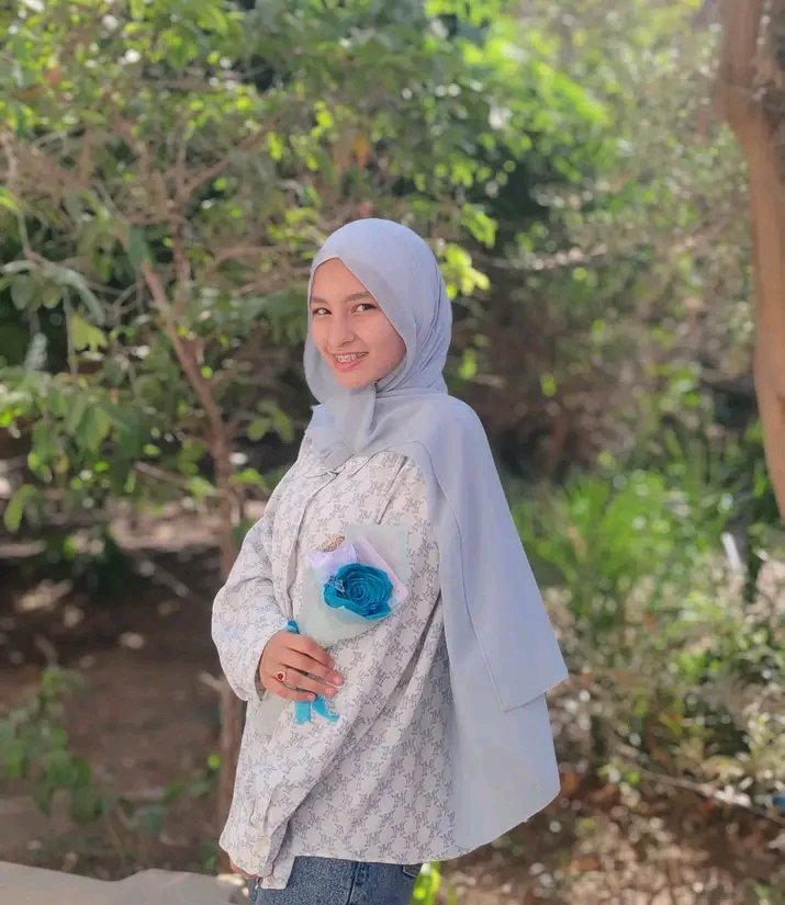 رندا محمد.. فنانة مصرية 14 عامًا تكتب تاريخها بريشة الإبداع وتخطف الأضواء على السوشيال ميديا