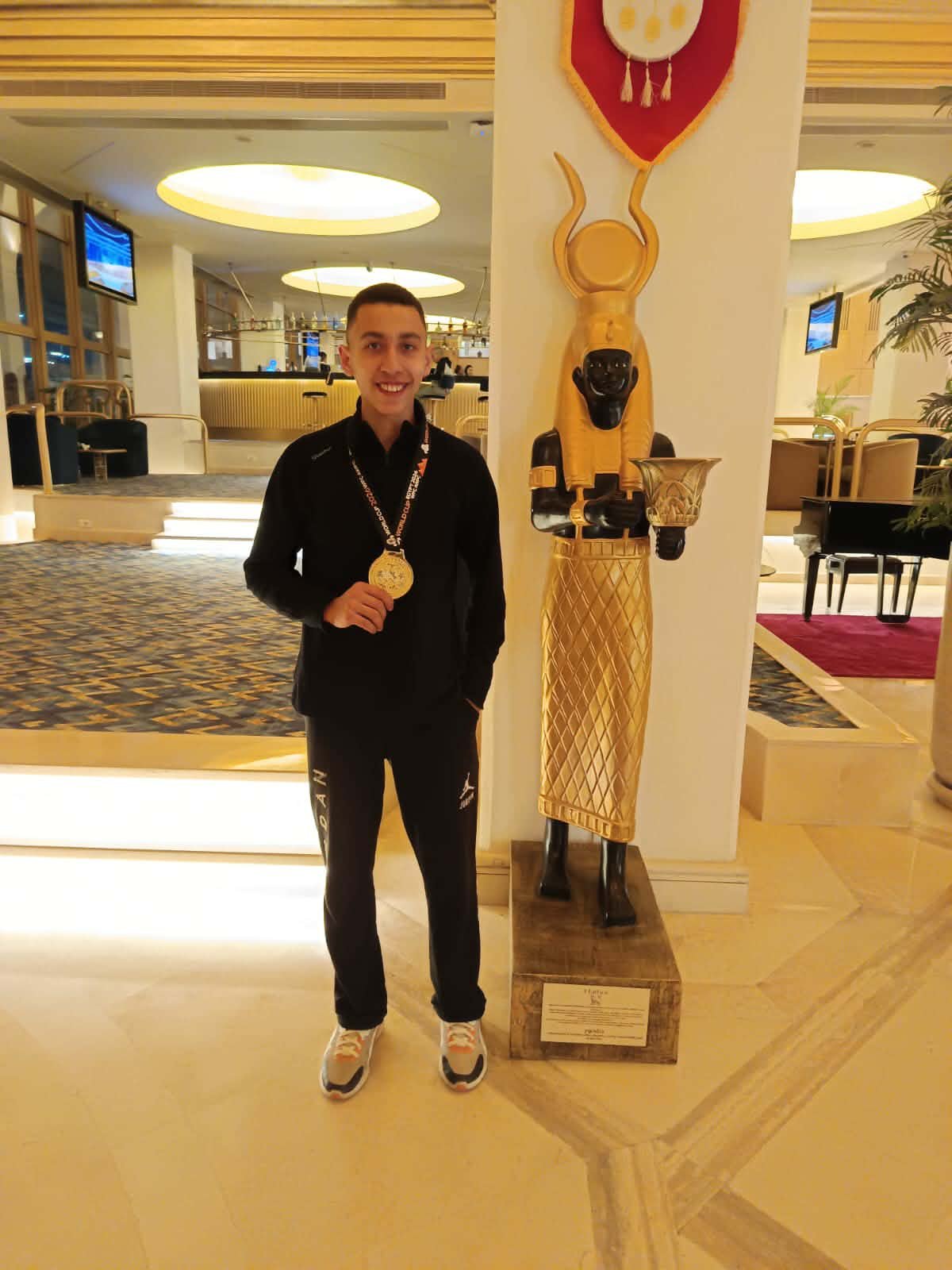 نور أشرف يكتب التاريخ