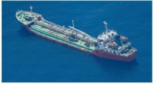 عودة “قراصنة الصومال” تهدد الملاحة العالمية.. 3 سفن مختطفة خلال أسبوع وتحذيرات من فوضى بحرية جديدة