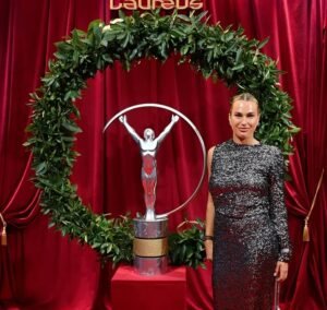 ألكاراز وسبالينكا يكتبان التاريخ في لوريوس 2026