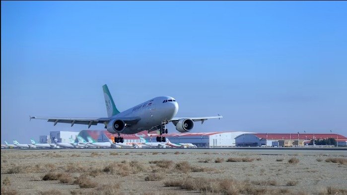 تقرير: إيران تسعى لاستئناف الرحلات الجوية من مطارات تضررت بالقصف