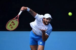 ألكاراز يصعق الحلم المحلي ويضرب موعدًا ناريًا مع سينر