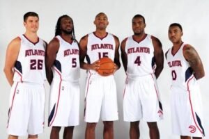 هوكس يتأهل للبلاي أوف وليكرز يعزز موقعه بقوة