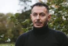 «دعوات الجمهور تسبق الأطباء».. أزمة صحية مفاجئة تضرب والد مصطفى شعبان