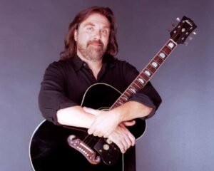 رحيل صوت الرومانسية.. وفاة دينيس لوكوريير نجم Dr Hook