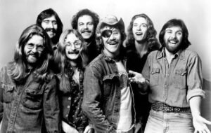 رحيل صوت الرومانسية.. وفاة دينيس لوكوريير نجم Dr Hook