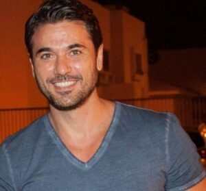 أحمد عز يقترب من إنهاء تصوير «الأمير».. محطتان أخيرتان داخل مصر