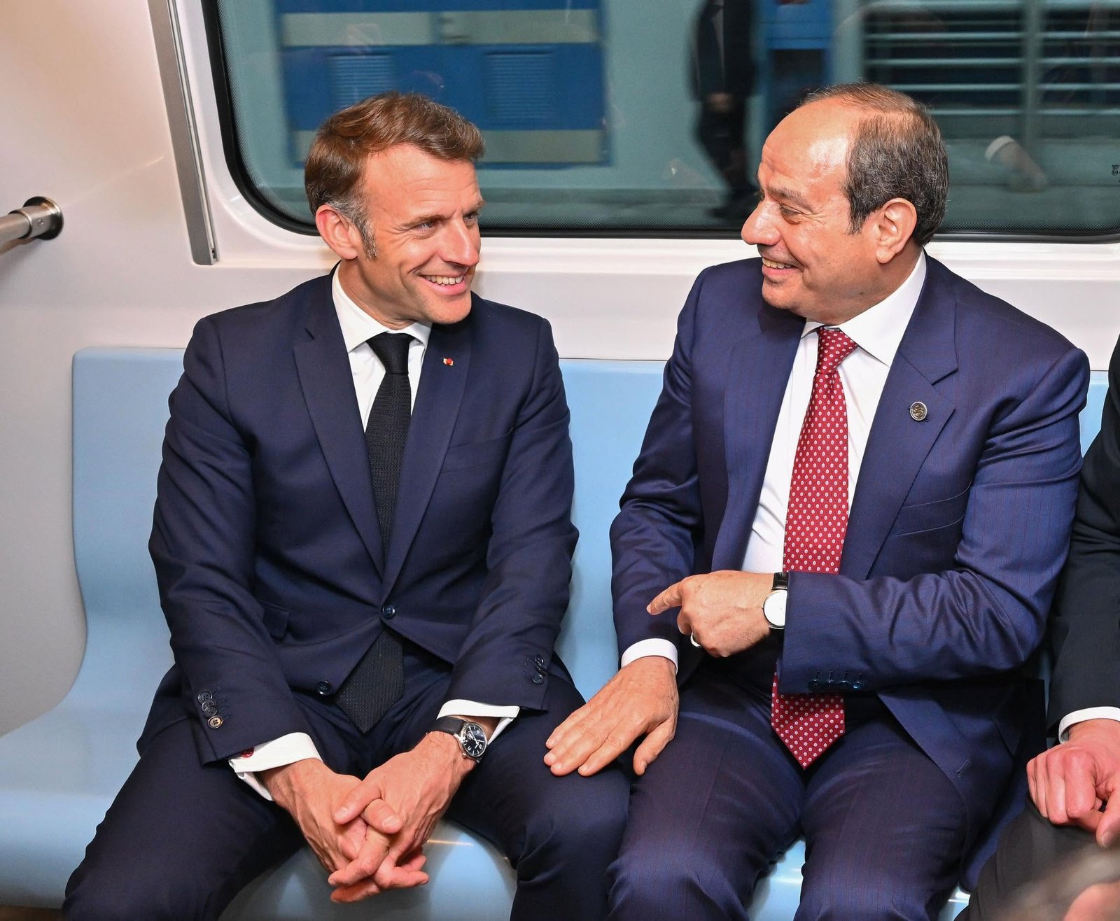 الرئيس السيسي يتوجه إلى فرنسا