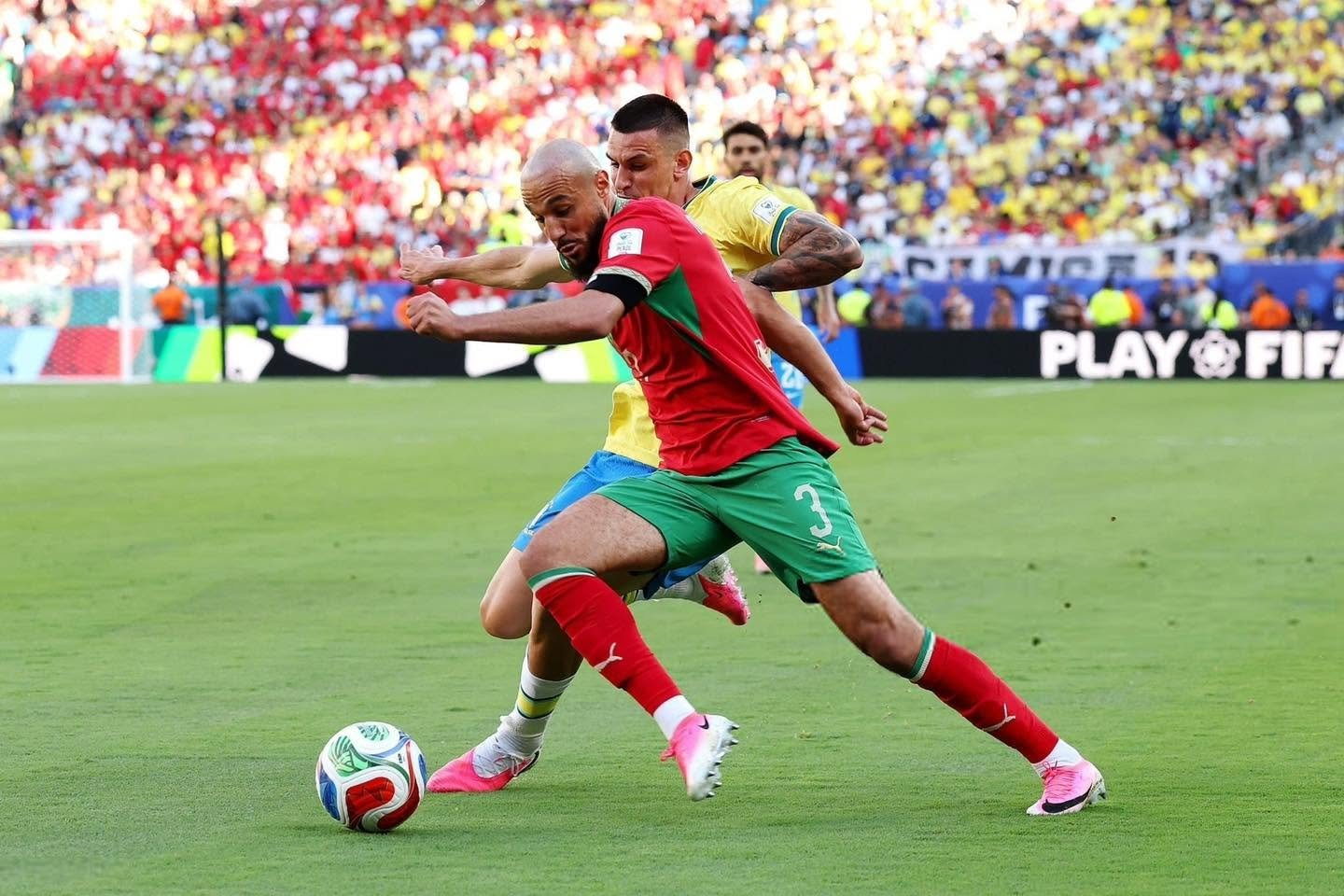 المنتخب المغربي يقدم أداءً قوياً أمام البرازيل.