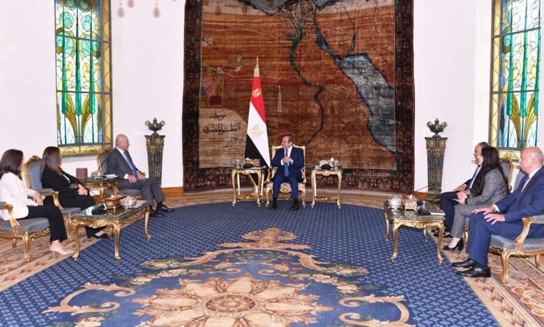 السيسي للمفوض السامي للاجئين: مصر تدير ملف الضيوف بمسؤولية إنسانية وتنتظر تضامناً دولياً".