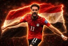 لاعب منتخب مصر مصطفى زيكو بقميص الفراعنة في بطولة كأس العالم.