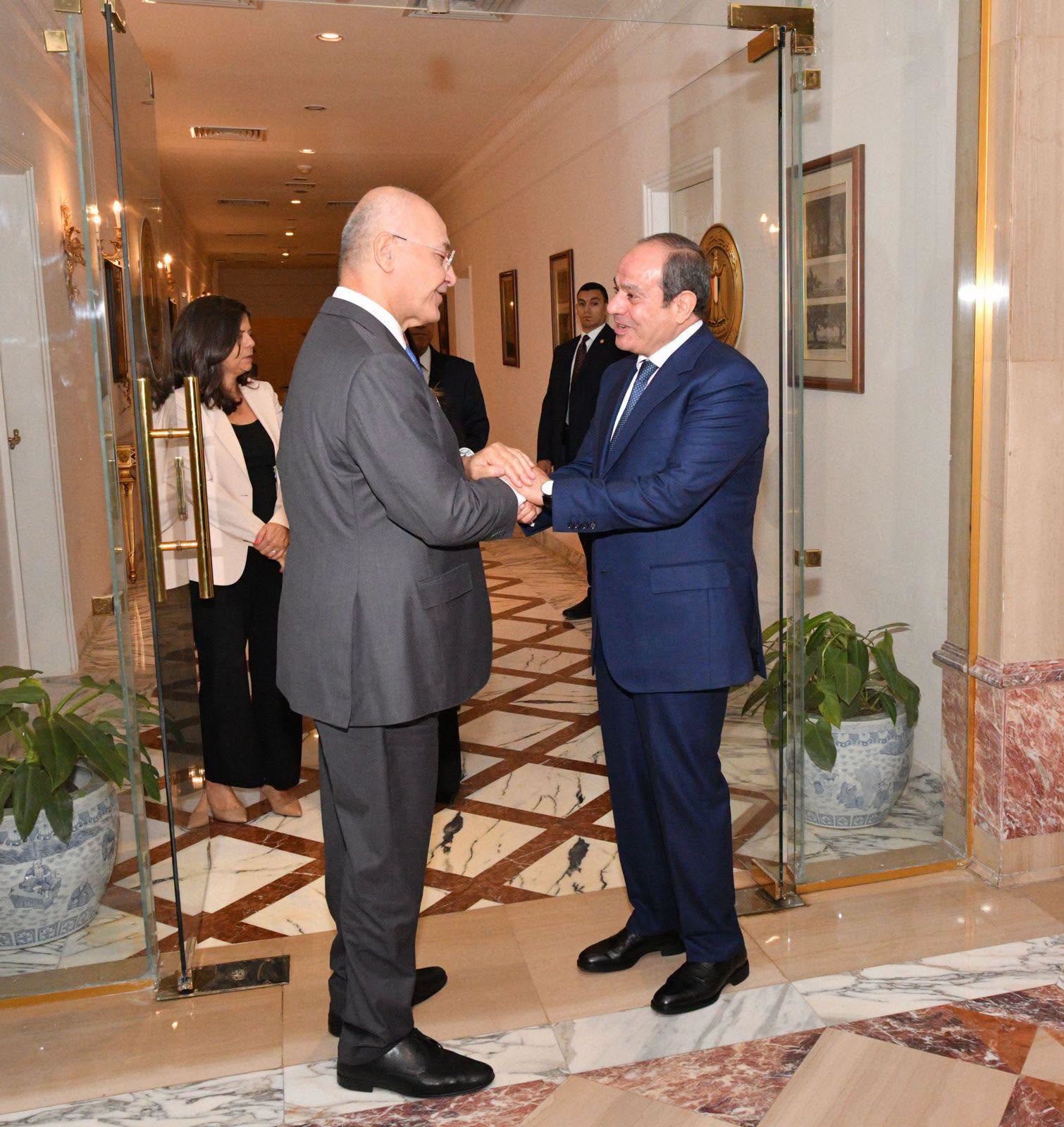 الرئيس السيسي يبحث مع المفوض السامي للأمم المتحدة آليات إدارة ملف اللاجئين في مصر