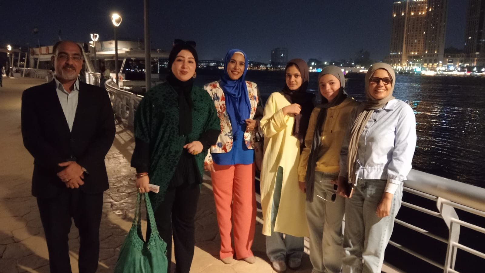 ندوة إعادة بناء الأسرة المصرية بمكتبة القاهرة الكبرى