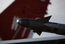 صاروخ AIM-9X على طائرة مقاتل