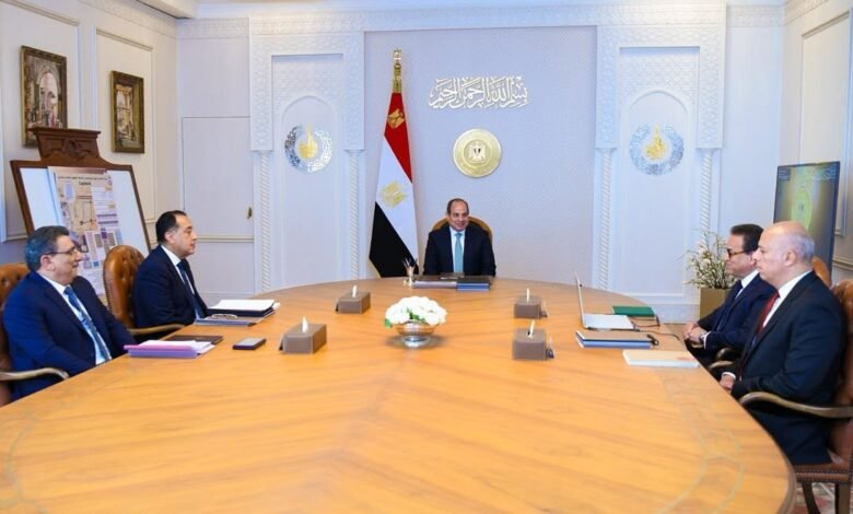 الرئيس عبد الفتاح السيسي خلال اجتماع لمتابعة منظومة التأمين الصحي الشامل وتطوير القطاع الصحي في مصر