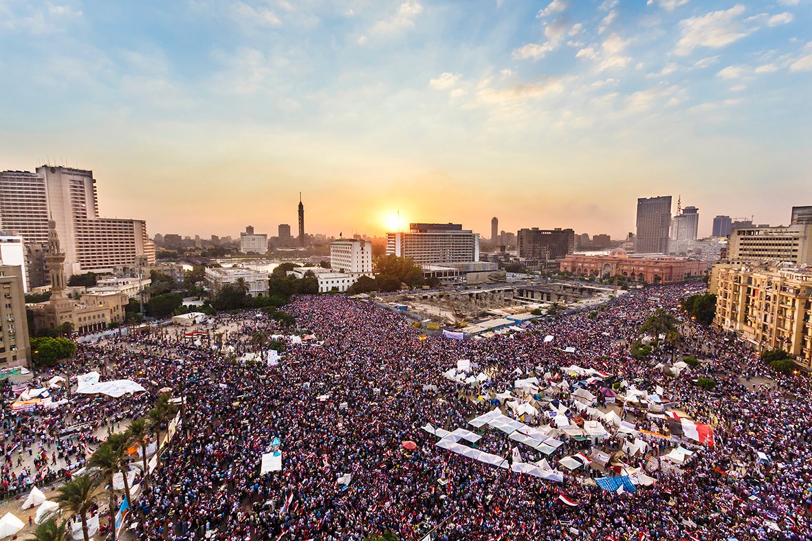 المرأة المصرية تحتفل بذكرى ثورة 30 يونيو وتشارك في البناء