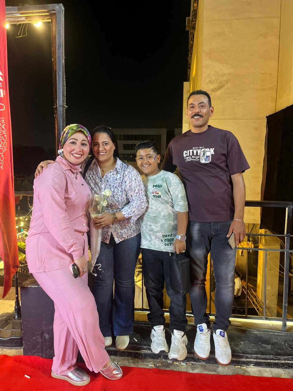 الجمهور يغني مسرح طسيب