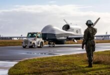 وتُعد طائرة MQ-4C Triton، التي تطورها شركة نورثروب غرومان، واحدة من أحدث الطائرات