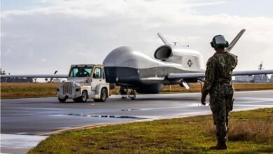 وتُعد طائرة MQ-4C Triton، التي تطورها شركة نورثروب غرومان، واحدة من أحدث الطائرات
