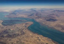 قبل عودة الحصار الأميركي.. حركة غير اعتيادية في مضيق هرمز