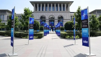 قادة "الناتو" يجتمعون في أنقرة تحت ضغط ترامب، وناقلة نفط تتعرض لهجوم قرب هرمز