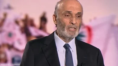 سمير جعجع خلال مقابلة تلفزيونية يتحدث عن تطورات الأوضاع في المنطقة.