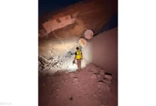 آثار غارة إسرائيلية على منزل في بلدة أنصار جنوبي لبنان