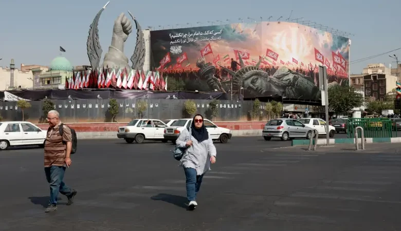 سفينة حربية أمريكية في مياه مضيق هرمز وسط التوتر بين إيران وأمريكا