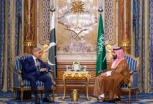 رئيس الوزراء الباكستاني شهباز شريف خلال زيارة رسمية إلى السعودية.