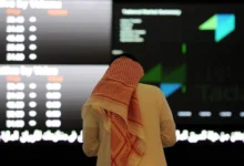 مؤشر تاسي يرتفع 0.9% في أول جلسة بعد تغيير رئاسة هيئة السوق المالية.