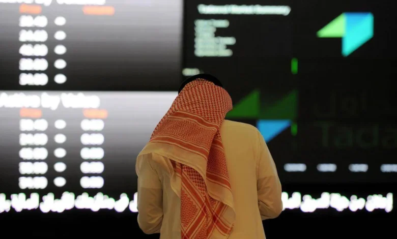 مؤشر تاسي يرتفع 0.9% في أول جلسة بعد تغيير رئاسة هيئة السوق المالية.