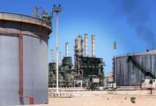 مصفاة الزاوية الليبية بعد تعرض منشآتها لهجمات بطائرات مسيرة