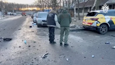 فرق الطوارئ الروسية في موقع انفجار عبوة ناسفة داخل مطعم بموسكو