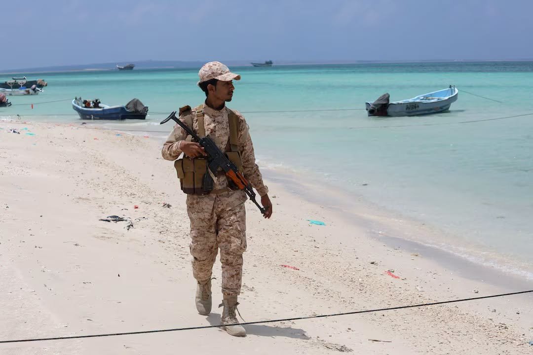 هجمات الحوثيين في البحر الأحمر وأهداف التصعيد ضد السعودية