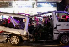آثار انفجار عبوة ناسفة استهدفت حافلة ركاب في مدينة جرمانا قرب دمشق.