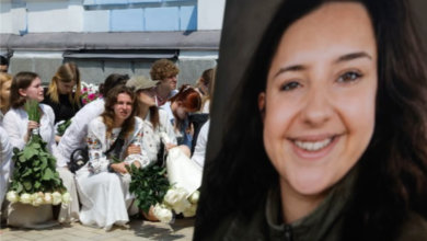 قوات أمن روسية في محيط موقع حادث إطلاق النار داخل شبه جزيرة القرم.