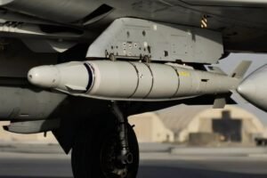 الإمارات تطور مقاتلات ميراج 2000 بذخائر ثاندر الذكية لتعزيز الضربات الدقيقة